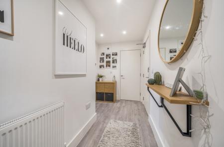 1342935-5-68b164c...