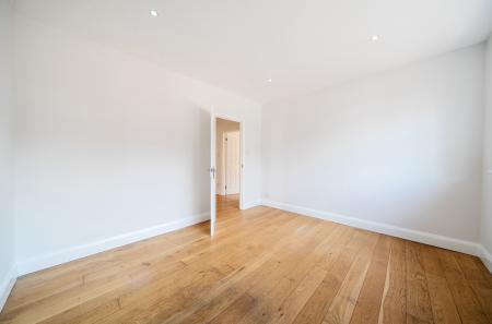 1345896-5-68b5e24...