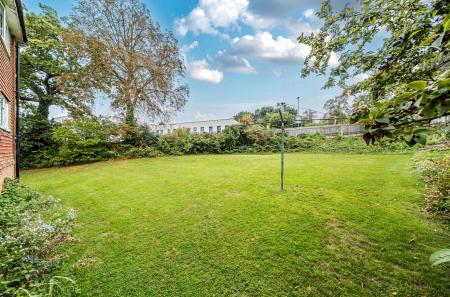 1357346-11-68cbe9...