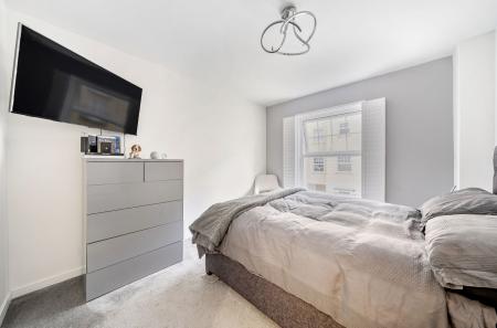 1359513-6-68d6a6e...