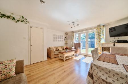 1318340-10-687153...