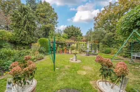 1360290-16-68d6a9...