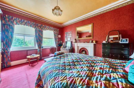 1360290-7-68d6a92...