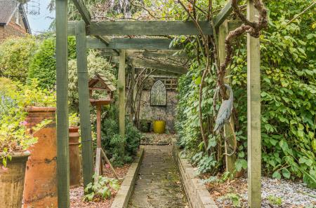 1360290-17-68d6a9...