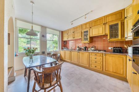 1360290-14-68d6a9...