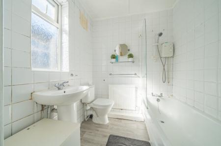 1361289-4-68e3cd7...