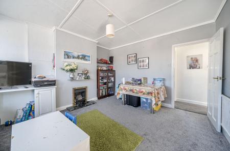 1361289-9-68e3cde...