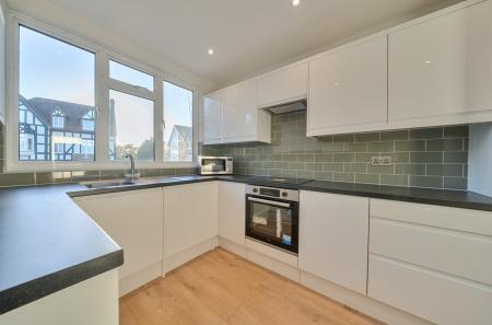 1363641-5-68e3fa5...