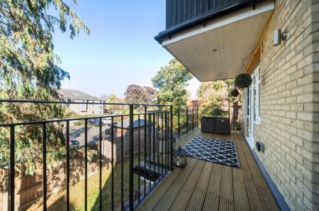 1361627-4-68e3ca7...