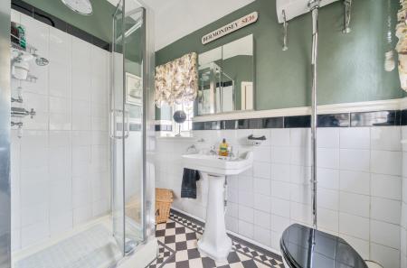 1363298-1-68e4fa7...