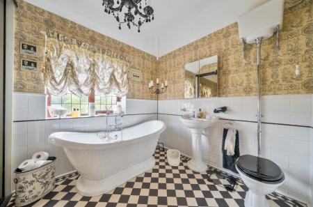 1363298-3-68e4fa9...