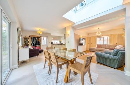 1365409-9-68f909c...