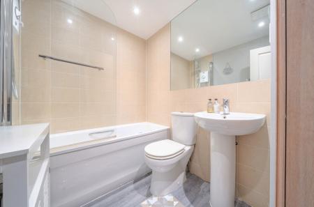 1372522-7-68ff70f...