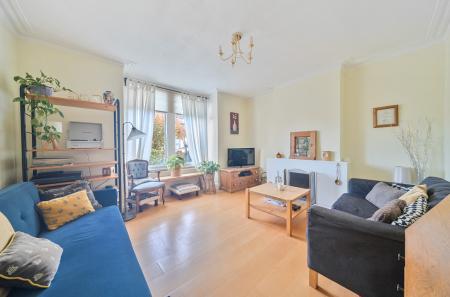 1371877-9-6903506...