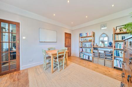 1371877-21-690350...