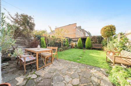 1371877-18-690350...