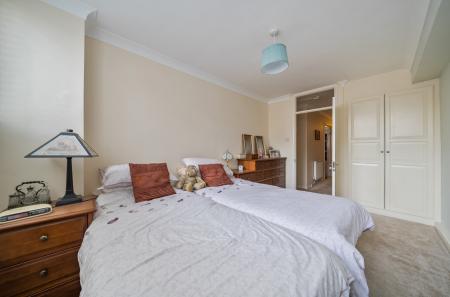 1374783-3-6908970...