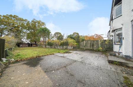 1370055-5-68fa592...