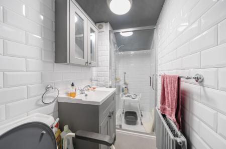 1370055-9-68fa595...