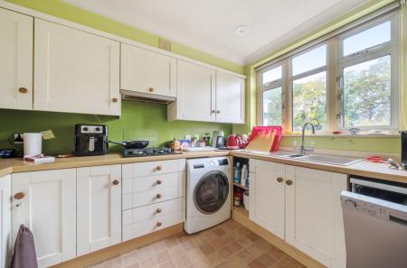 1370055-8-68fa595...