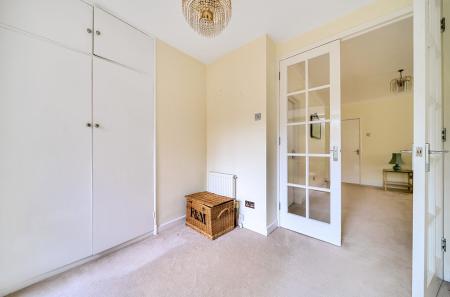 1380135-4-690da89...