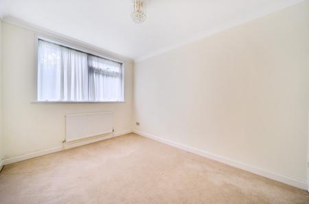 1380135-10-690da9...