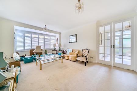 1380135-6-690da8e...