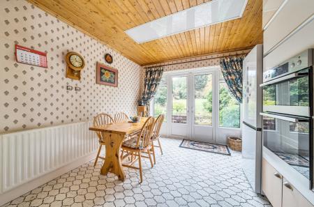 1375976-11-6911d0...