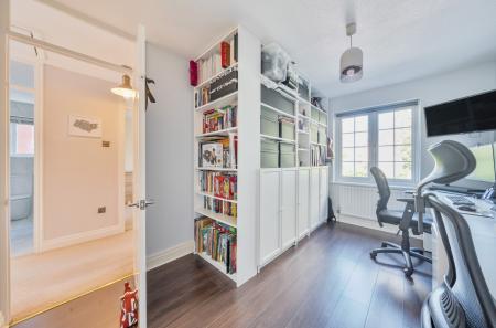 1372973-10-68fb91...