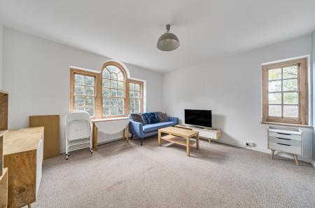 1371698-7-69148bf...