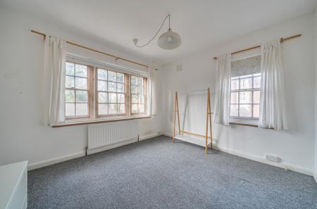 1371698-5-69148b9...