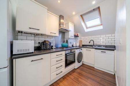 1382813-6-6920633...