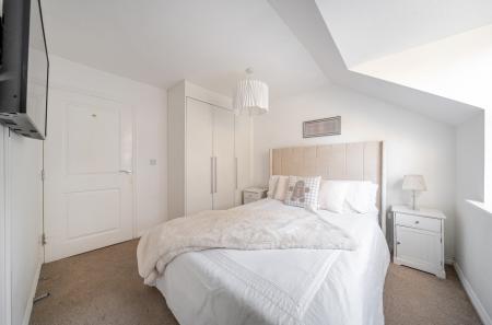 1382813-13-692063...