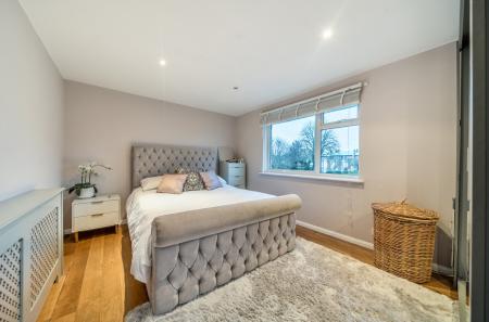 1380467-3-6928b59...