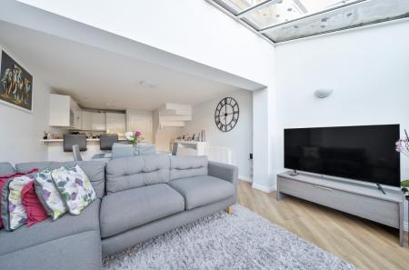 1386369-16-693080...