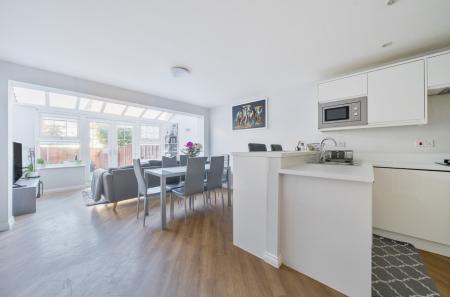 1386369-14-693080...