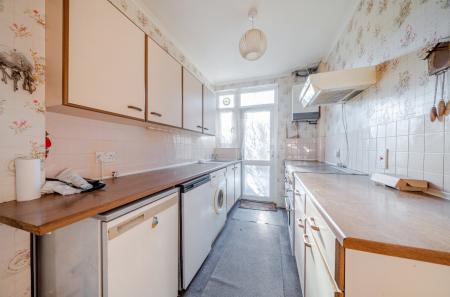 1395519-10-695bc2...