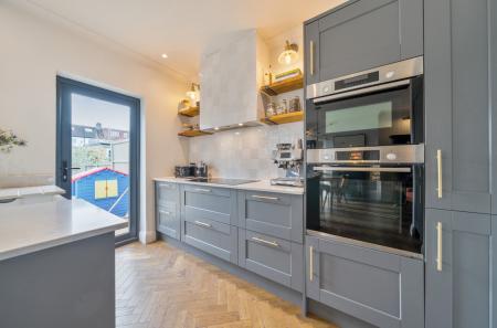 1397867-10-696590...