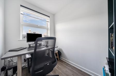 1400306-7-6973ae0...