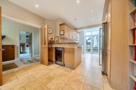 1406830-22-6984d1...