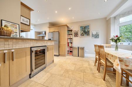 1406830-23-6984d1...