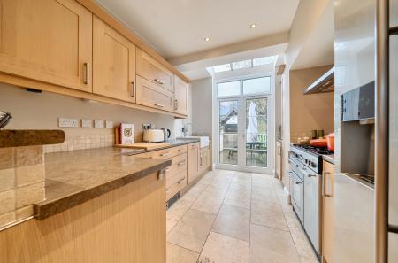 1406830-25-6984d2...