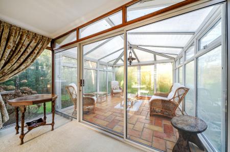 1406884-2-6979f40...