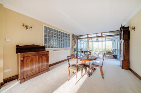 1406884-1-6979f3f...