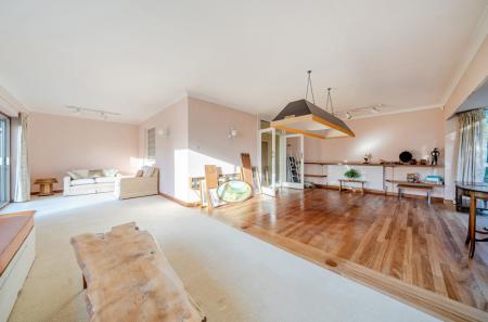 1406884-11-6979f4...