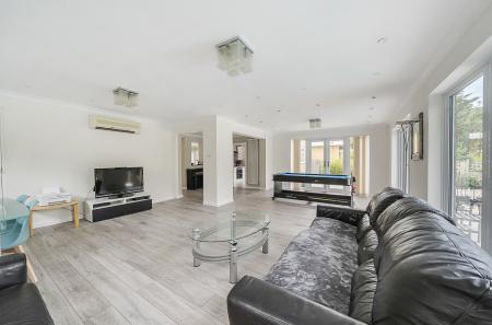 1334895-5-6894ab7...