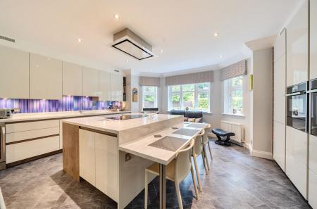 1339773-15-68a732...