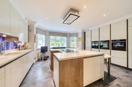 1339773-16-68a732...