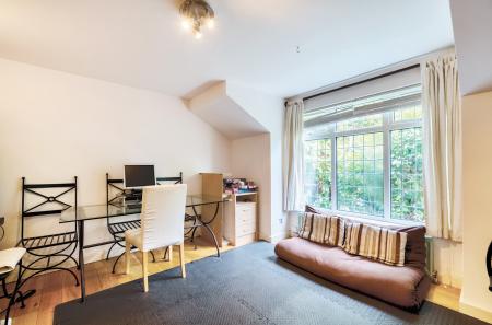 1331450-4-689c937...