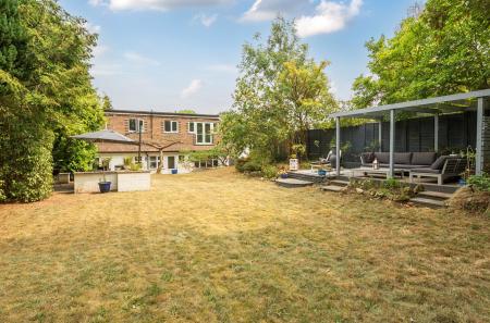 1331450-9-689c939...